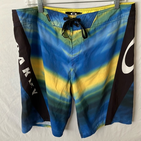 Oakley: Blue & Yellow Board Shorts- 36 - Picture 1 of 15